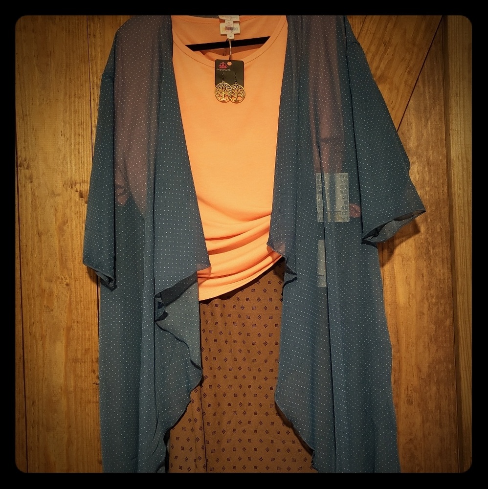 Medium shirley, medium cassie and 3xl gigi outfit